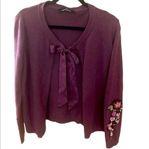 Beautiful wool sweater with the atlas laces new